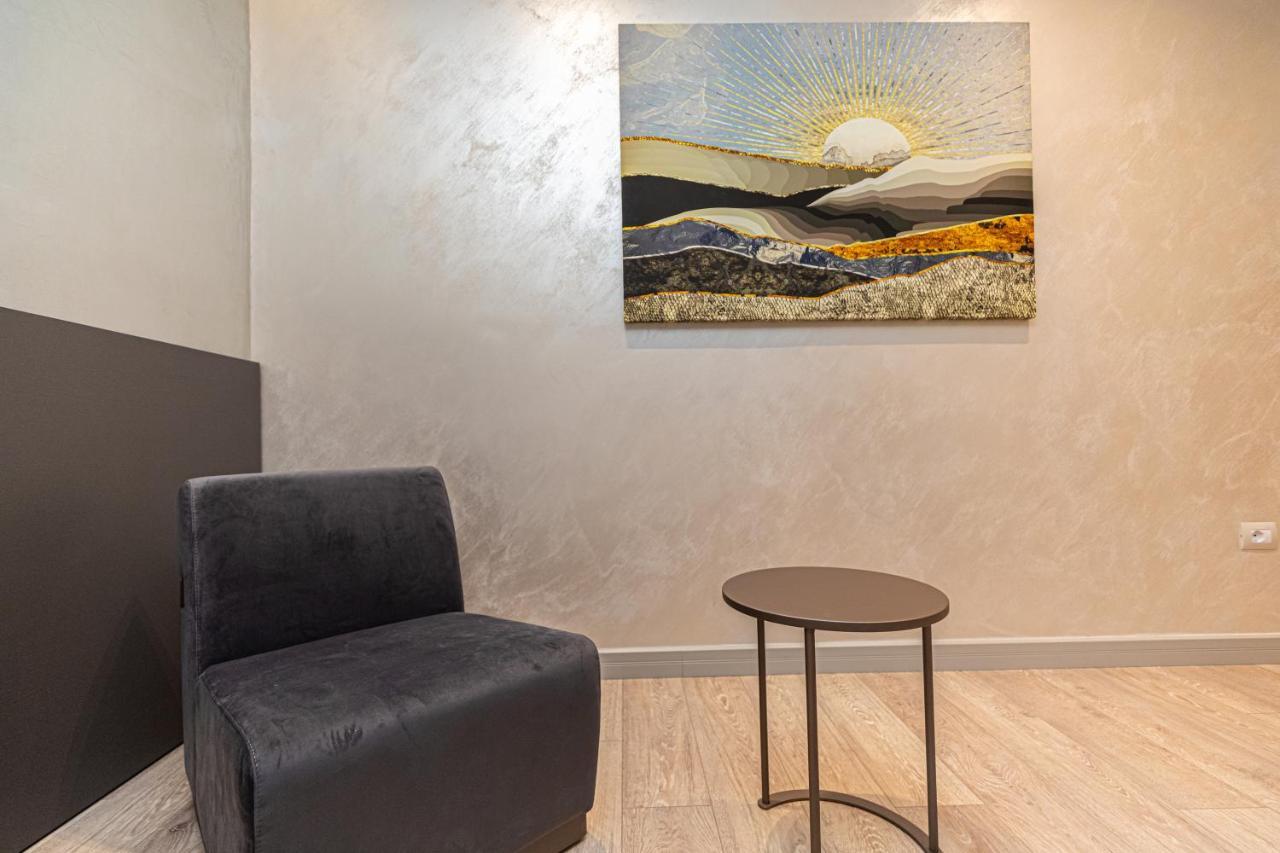 Novus Rooms Vlorë Buitenkant foto