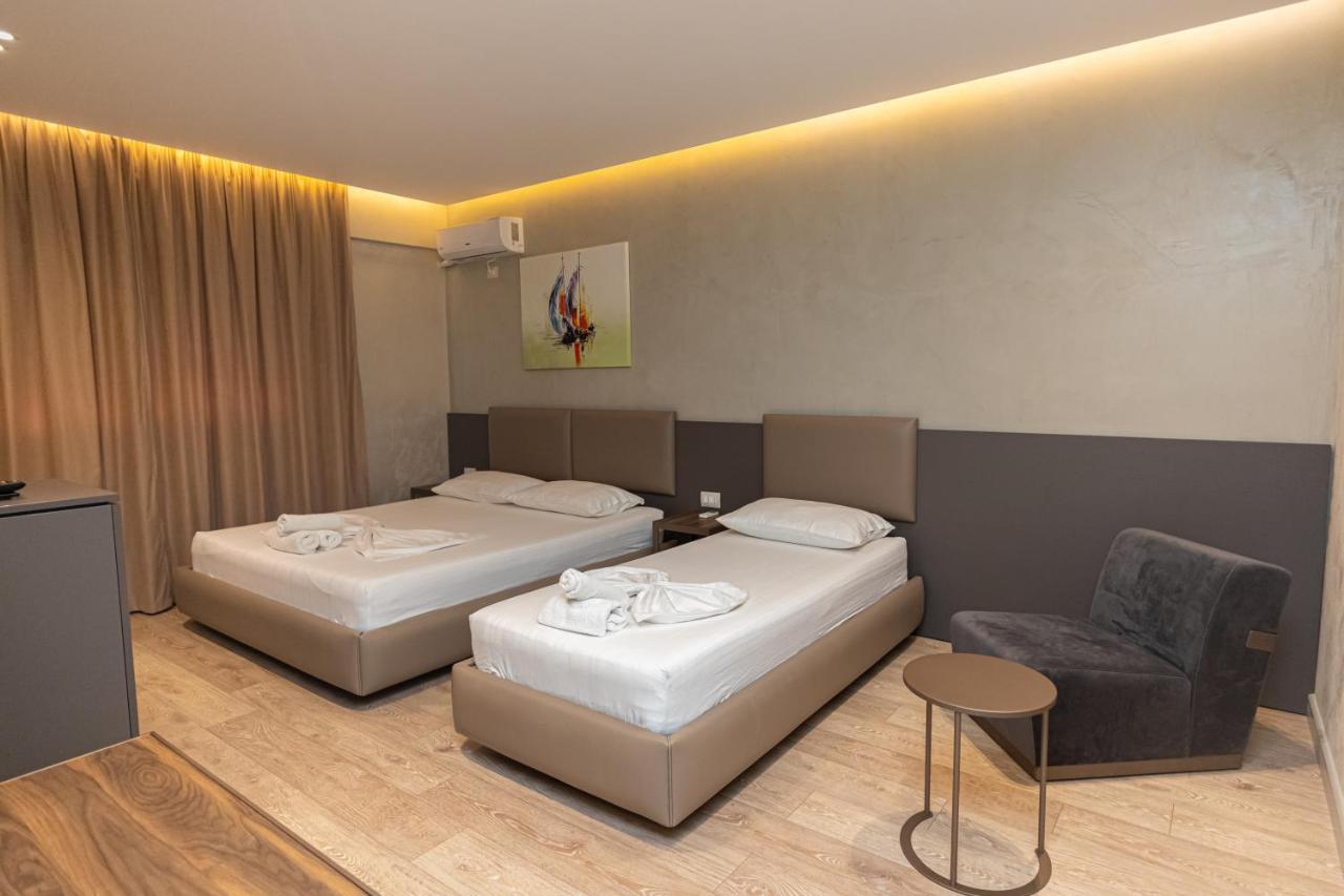 Novus Rooms Vlorë Buitenkant foto