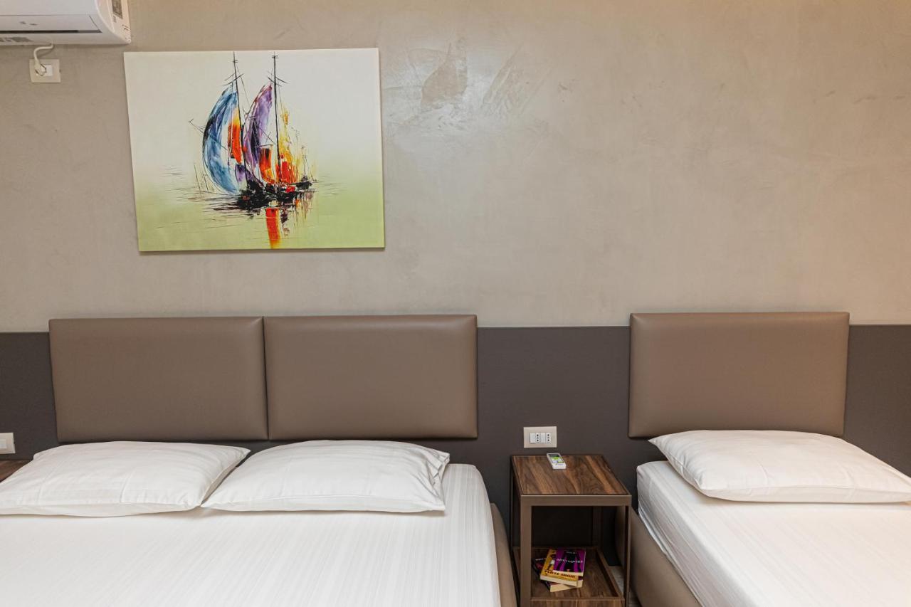 Novus Rooms Vlorë Buitenkant foto